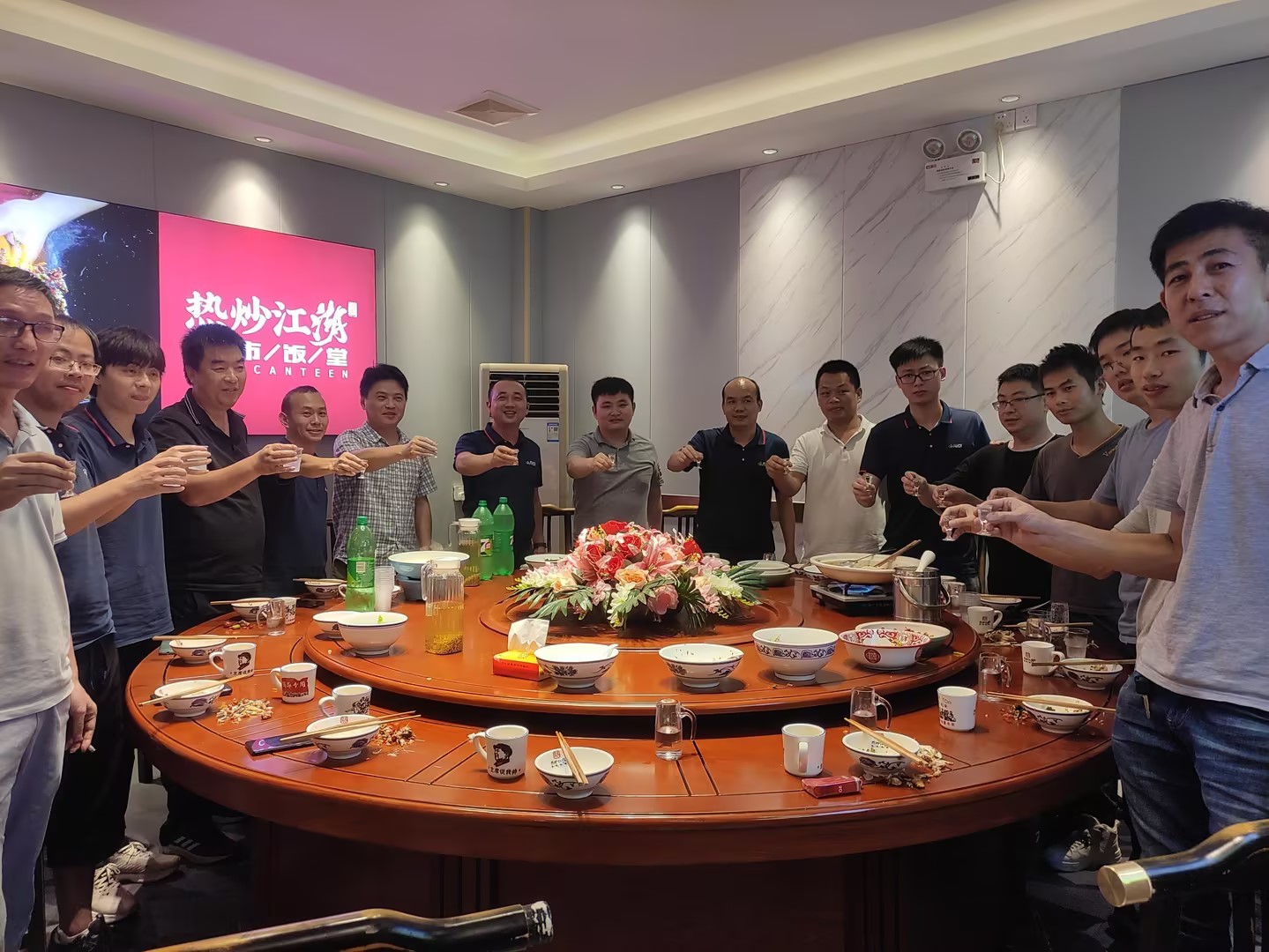 腾远生活 | 台风天，赴一场美食的团聚会